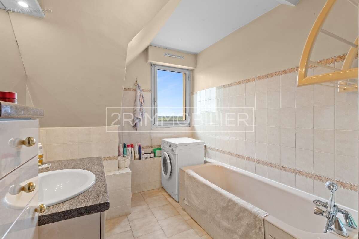 Appartement à SAINT-THIBAULT-DES-VIGNES