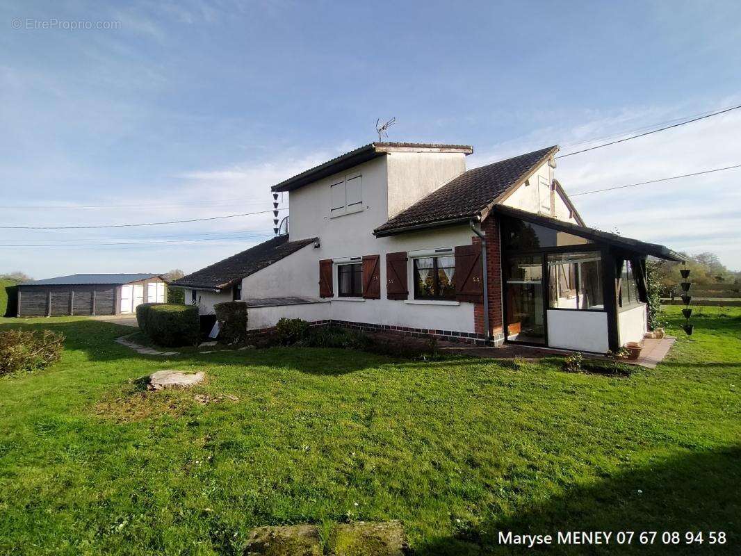 Maison à SAINTE-GENEVIEVE-DES-BOIS