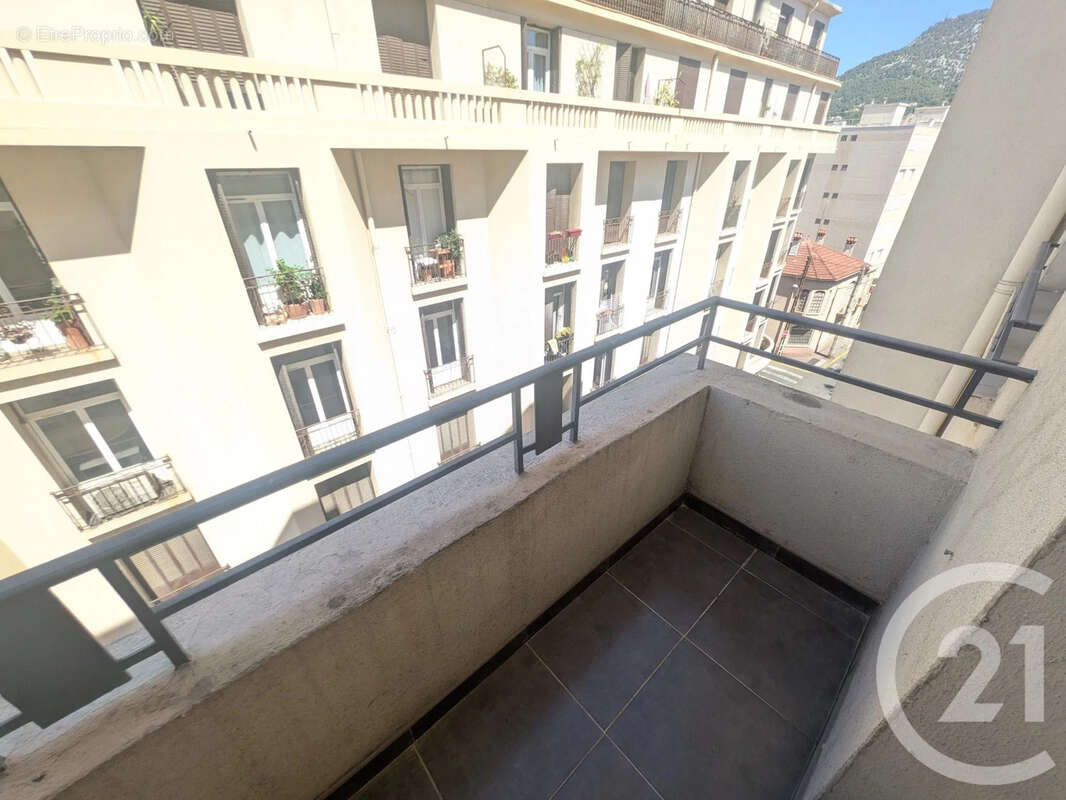 Appartement 73 m² à Toulon  - photo 7