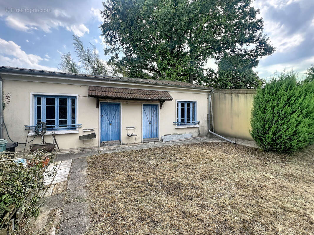 Maison plain pied sur 653 m2 st genevieve des bois - photo 17