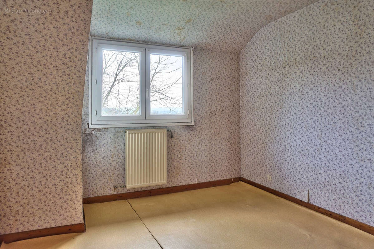 Maison à BELLE-ISLE-EN-TERRE