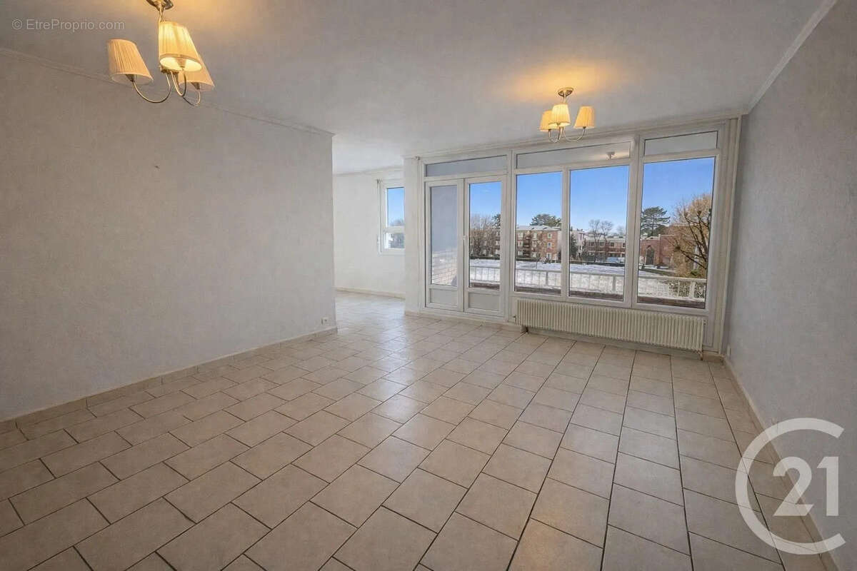 Appartement à SURVILLIERS