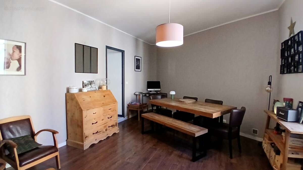 Elégante maison de Maître avec cour et piscine. - photo 11
