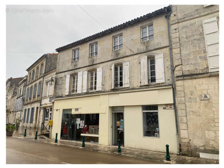 Appartement à JONZAC