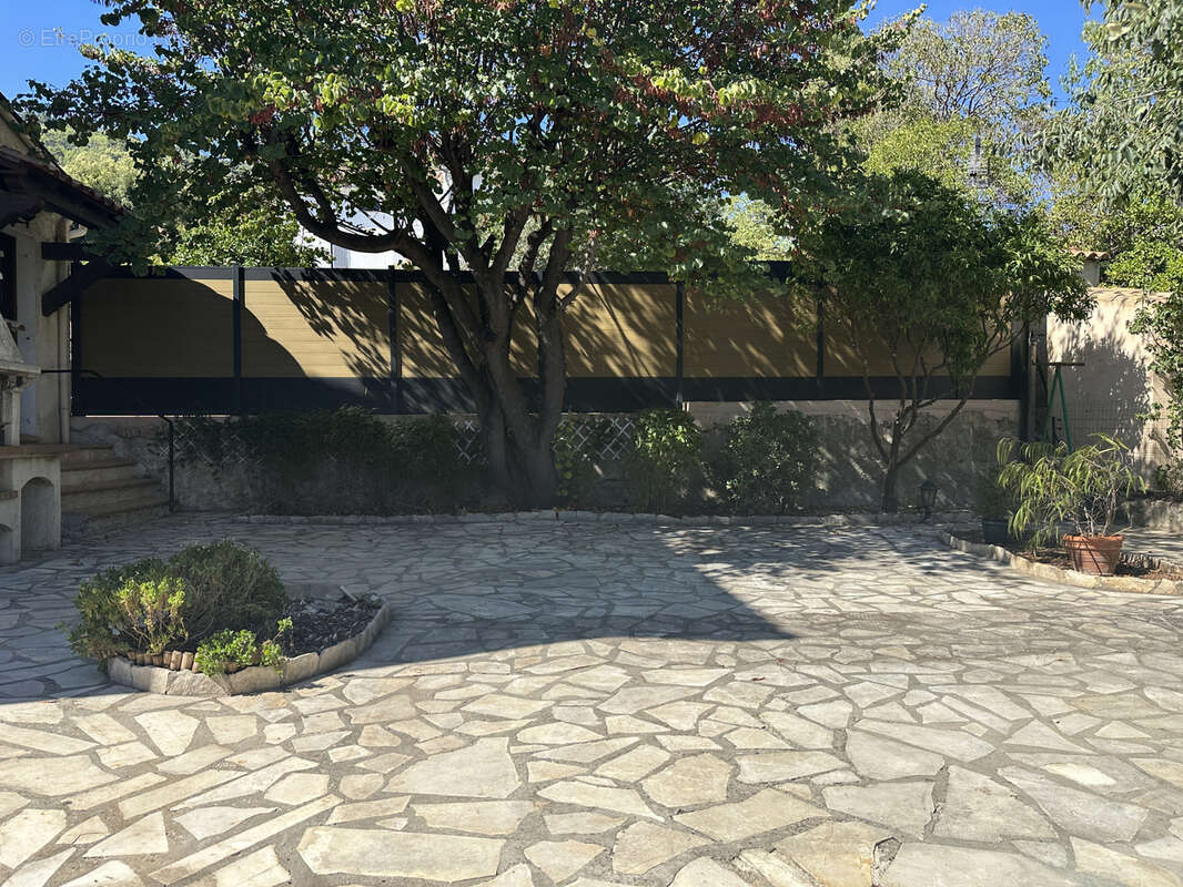 secteur RESIDENTIEL RECHERCHE BAS FARON - CALME - sur  390 m2 hab 72 m2 + grand sous-sol + grenier - photo 4