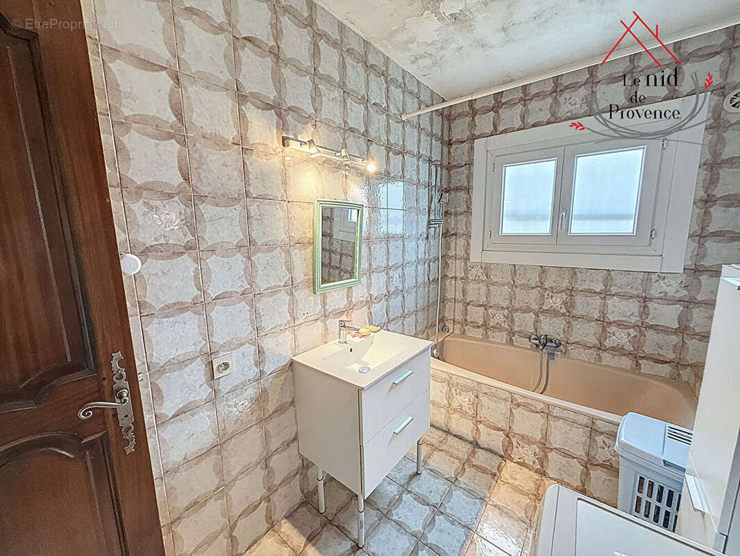 Maison à PERNES-LES-FONTAINES