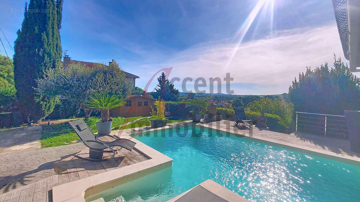 Maison à LES ANGLES