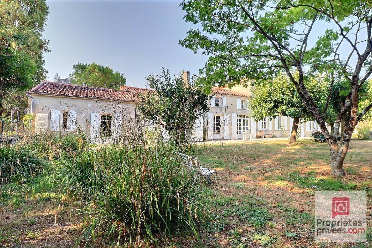 Maison à BERNAY-SAINT-MARTIN