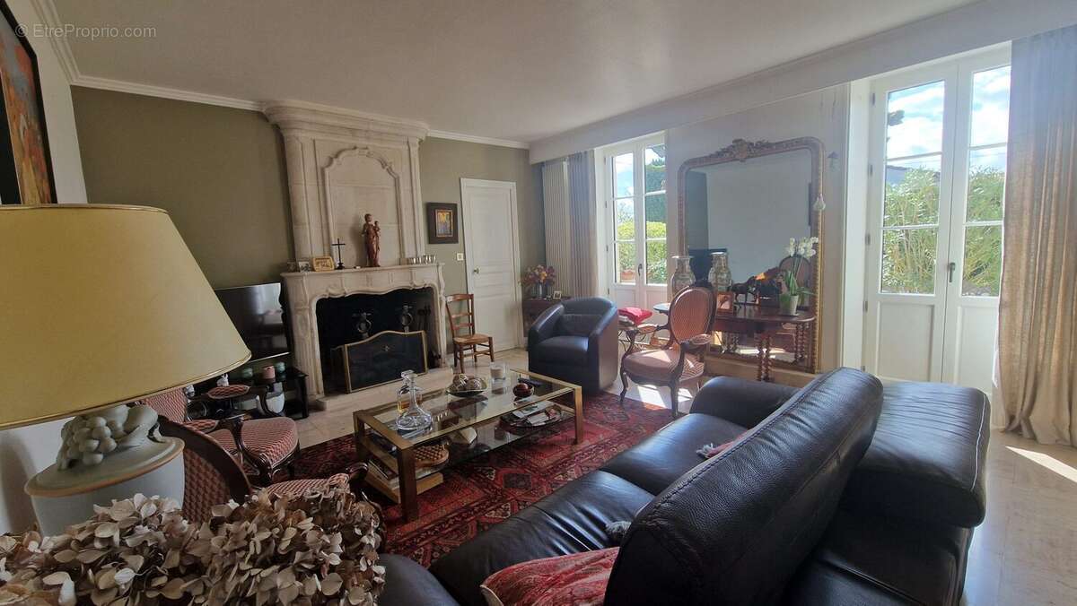 Maison à LA CRECHE