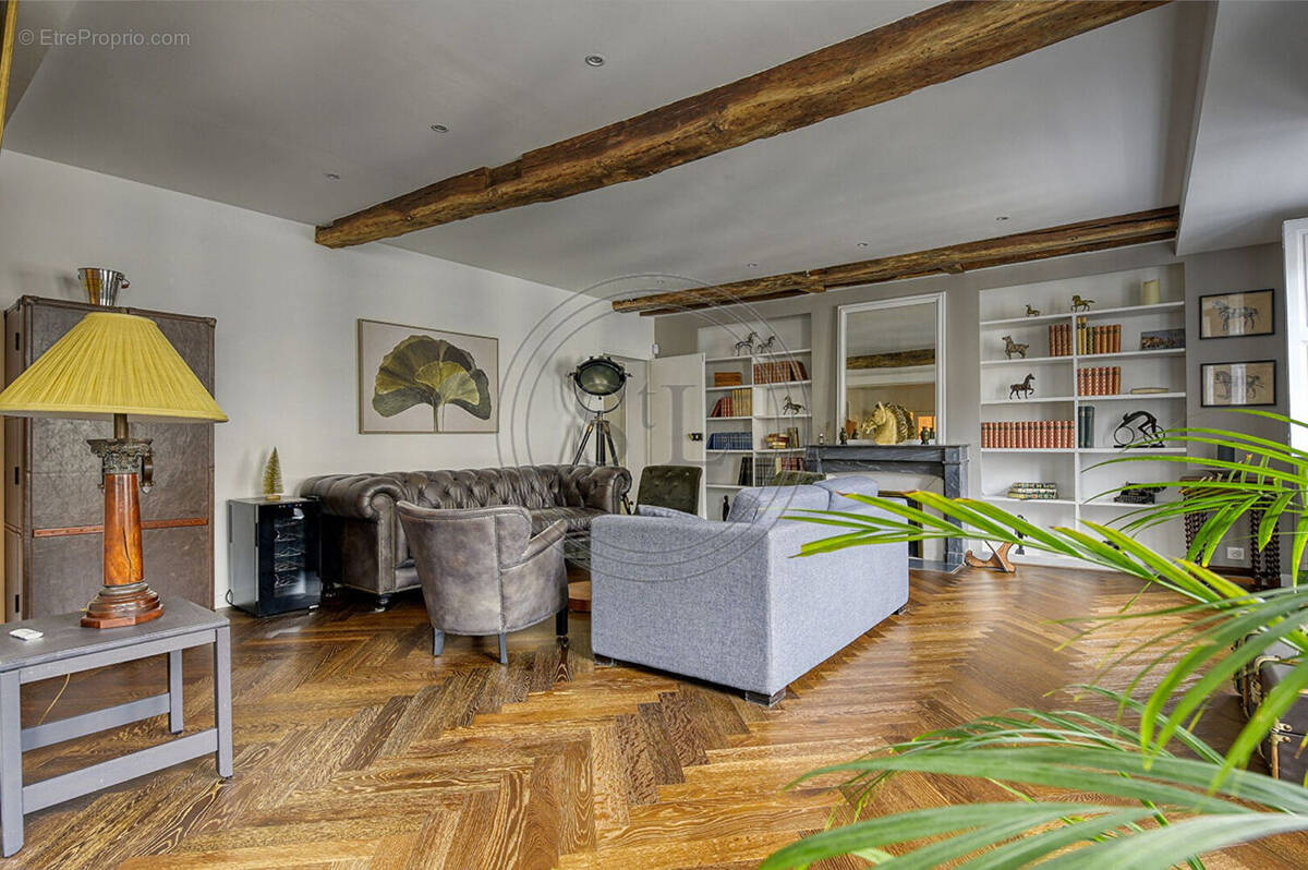 Appartement à VERSAILLES