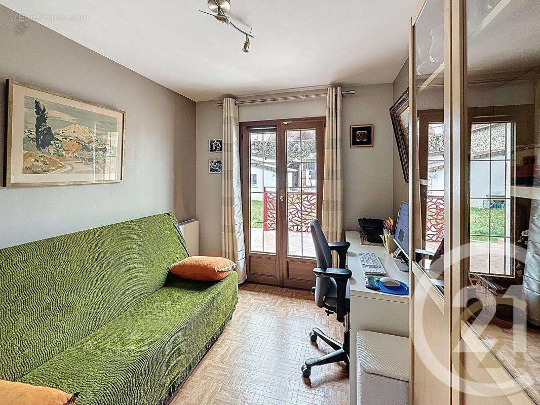 Maison à VILLENEUVE-LE-ROI