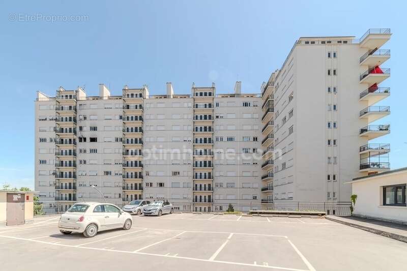 69004 Lyon – appartement lumineux - 4 pièces - 2 chambres - toit-terrasse -proximité commodités – 15 minutes du parc de la Tête  - photo 12