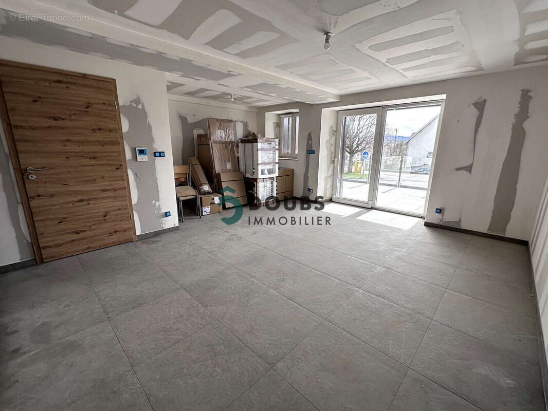 Appartement à ORCHAMPS-VENNES