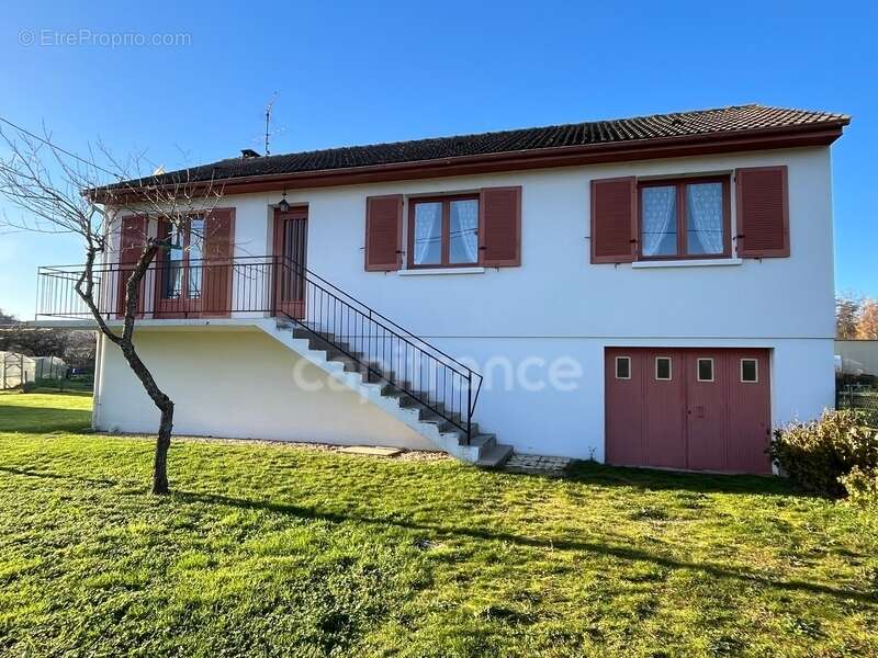 Maison 4 pièces - sous sol total - terrain de 2146m2 - dépendances - SAINT FARGEAU (89) - photo 9