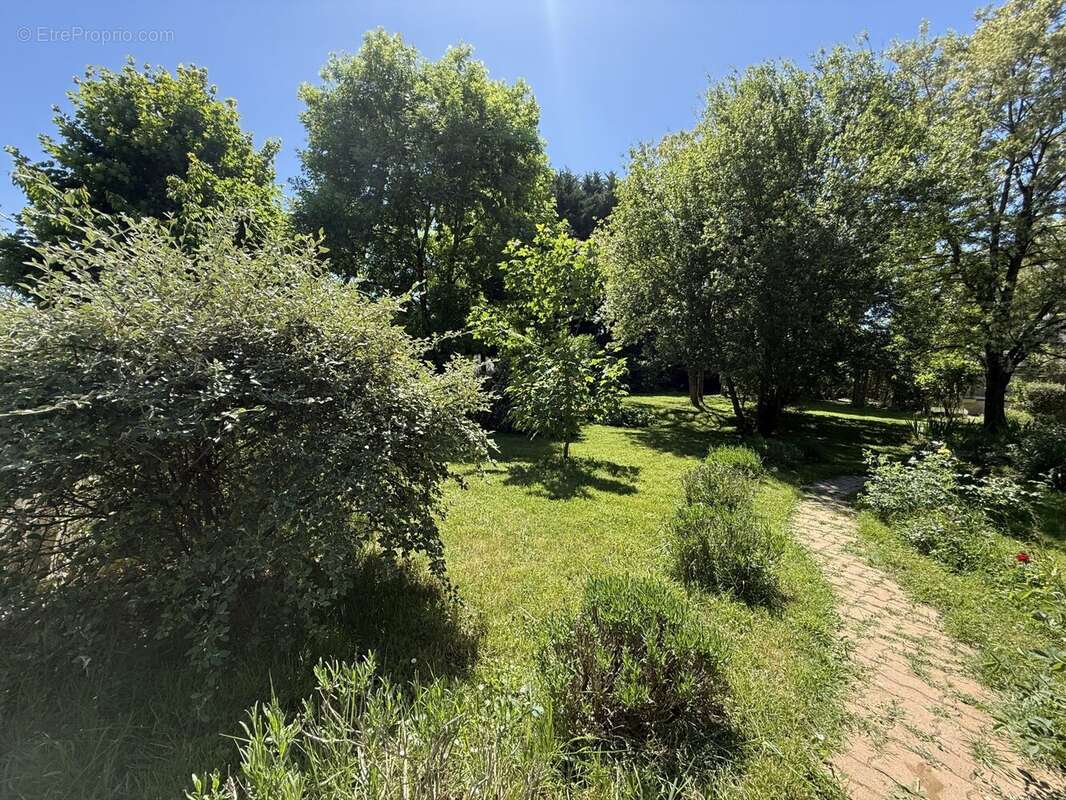 Maison à AZAY-LE-RIDEAU