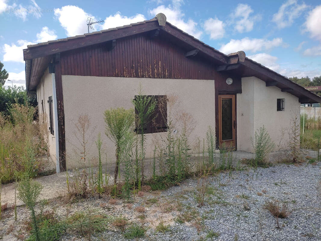 Maison à SAINT-JEAN-D'ILLAC