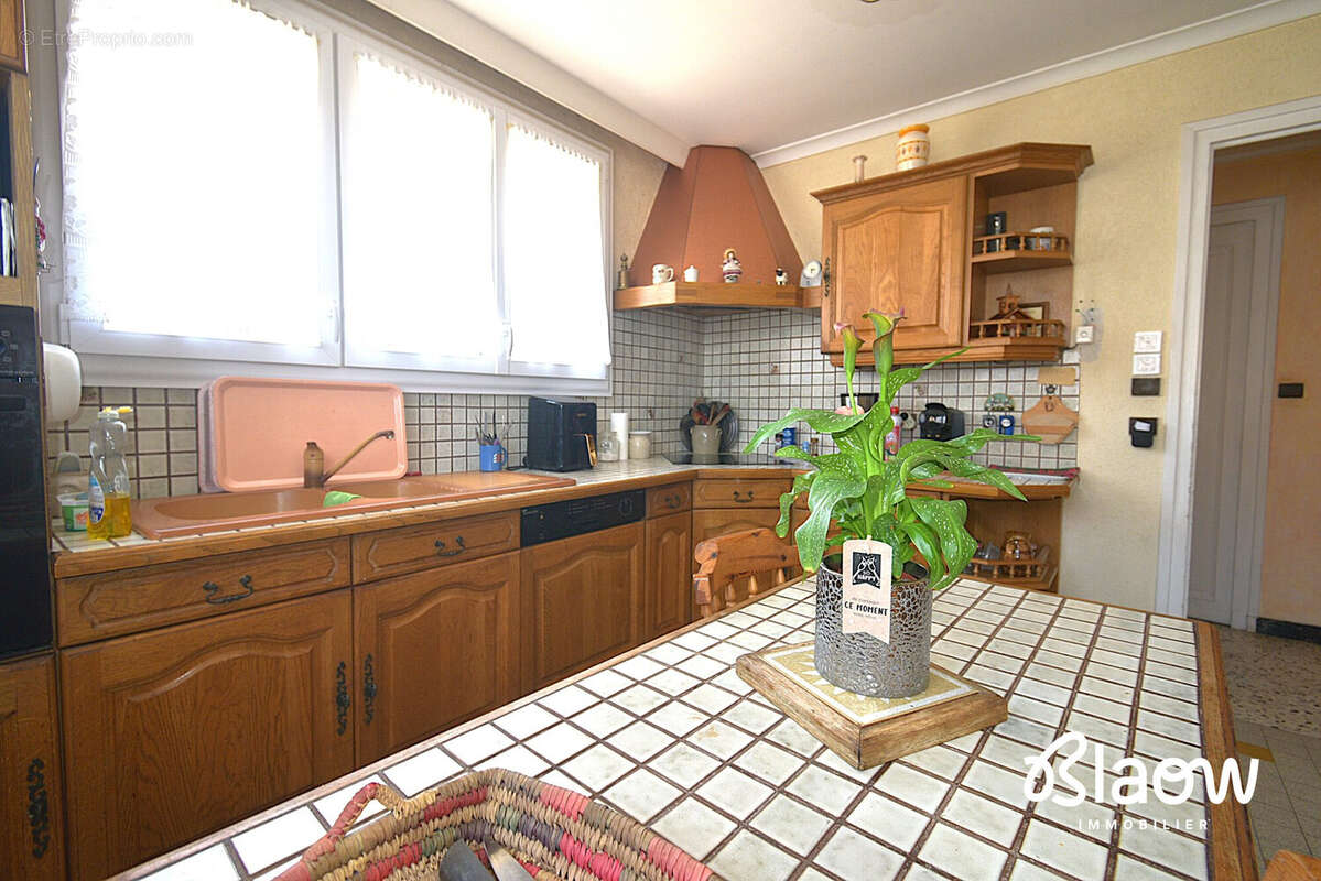 Maison 91 m² à Decines-Charpieu  - photo 3