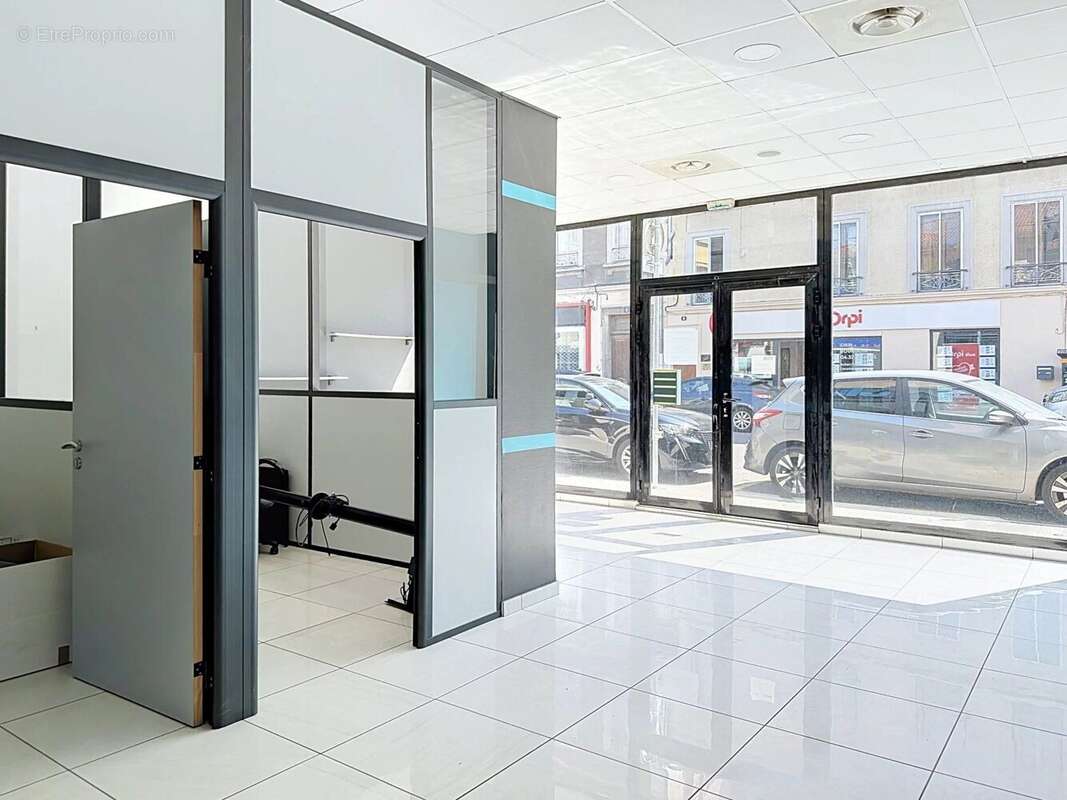 Vente Bureau-local Bourgoin-jallieu(38300) 180 000ï¿œ - photo 3