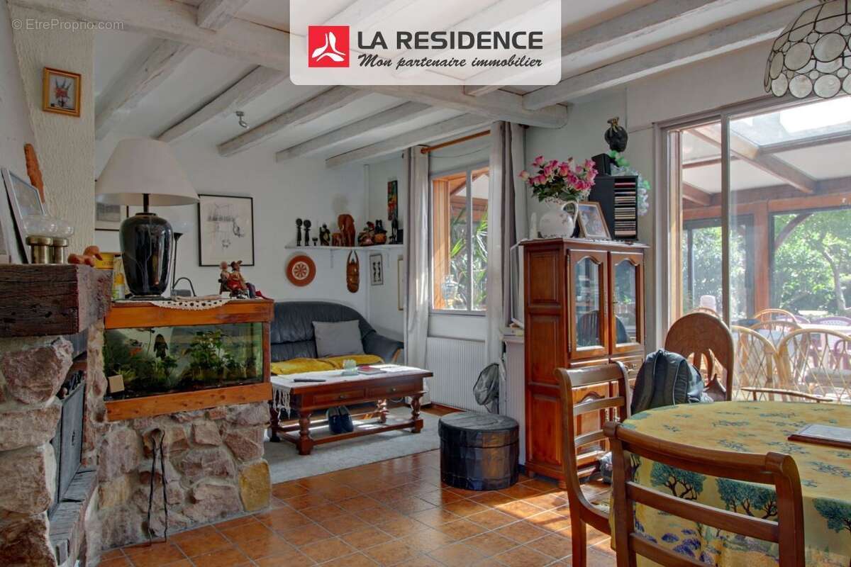 Maison 129 m² à Petit-Couronne  - photo 2