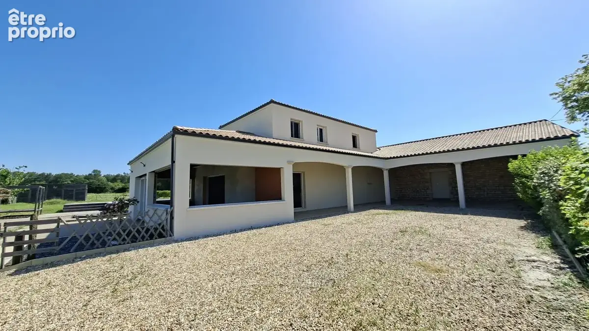Maison à SAINTES