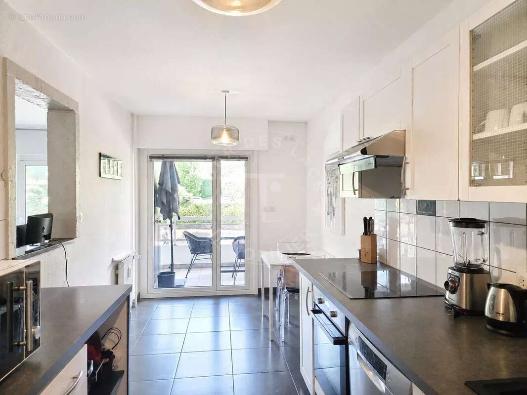 A vendre - Beau T3 de 79 m2 à Annecy - photo 3