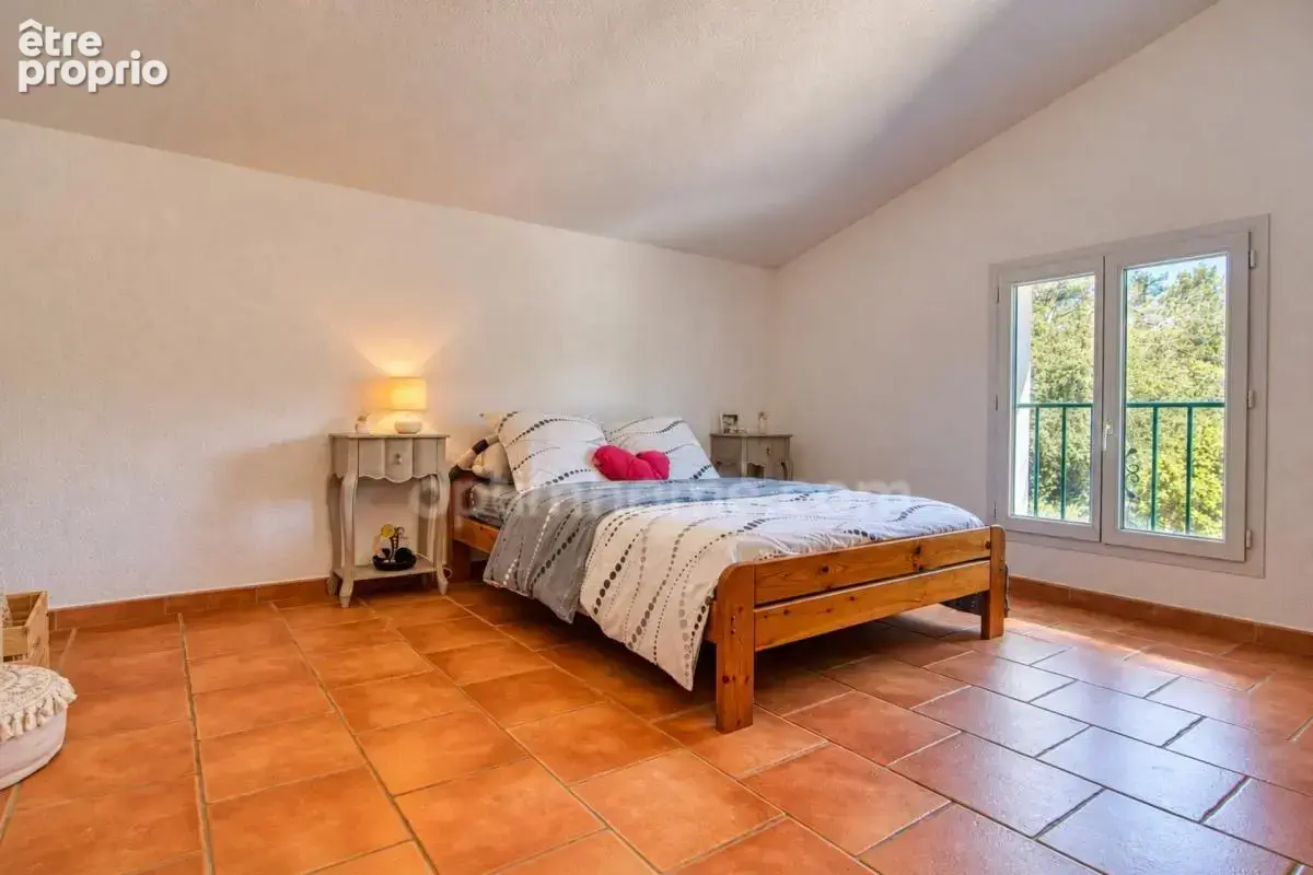 Grande propriété style provençal avec dépendances sur 1,6 ha - photo 11