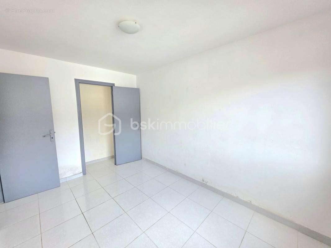 Appartement à VALREAS