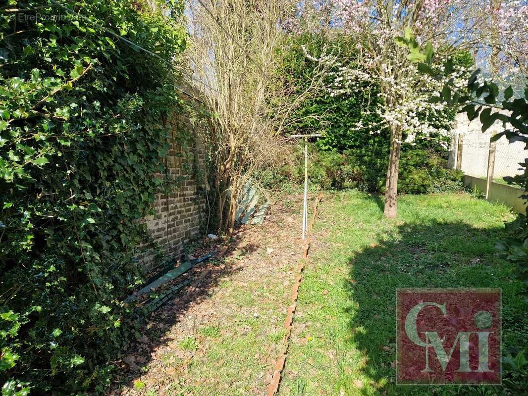 Maison à BREUX-JOUY