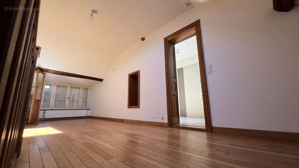 Maison à L&#039;ISLE-SUR-SEREIN