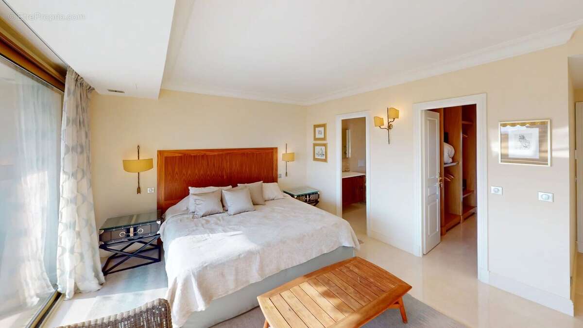 Appartement à VILLENEUVE-LOUBET