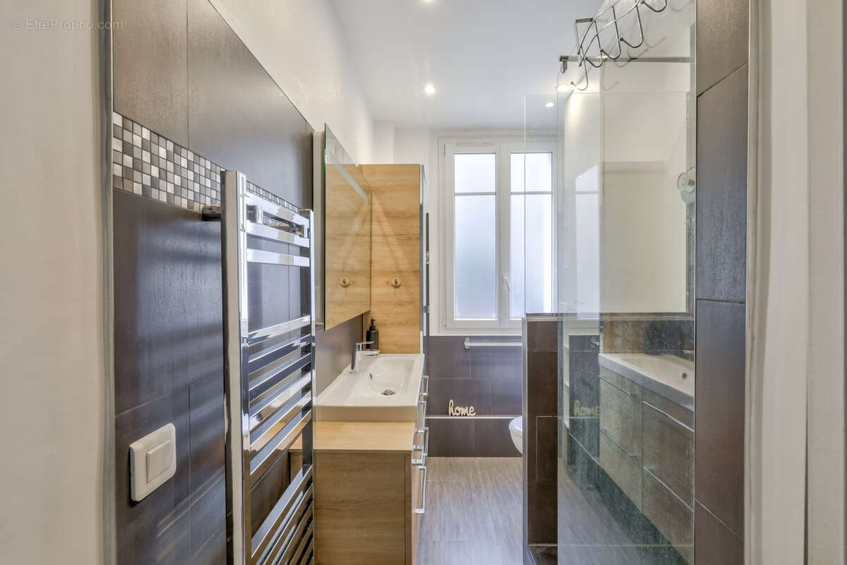 Appartement à LEVALLOIS-PERRET