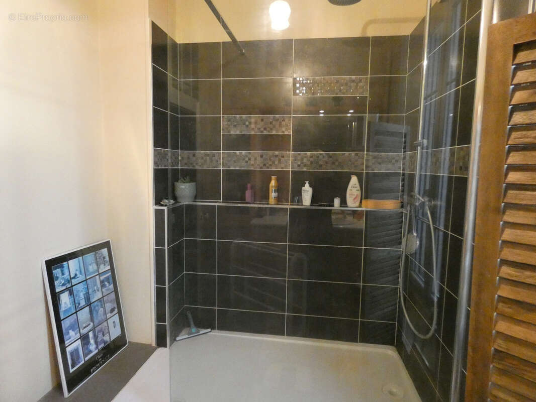 Appartement à NERIS-LES-BAINS