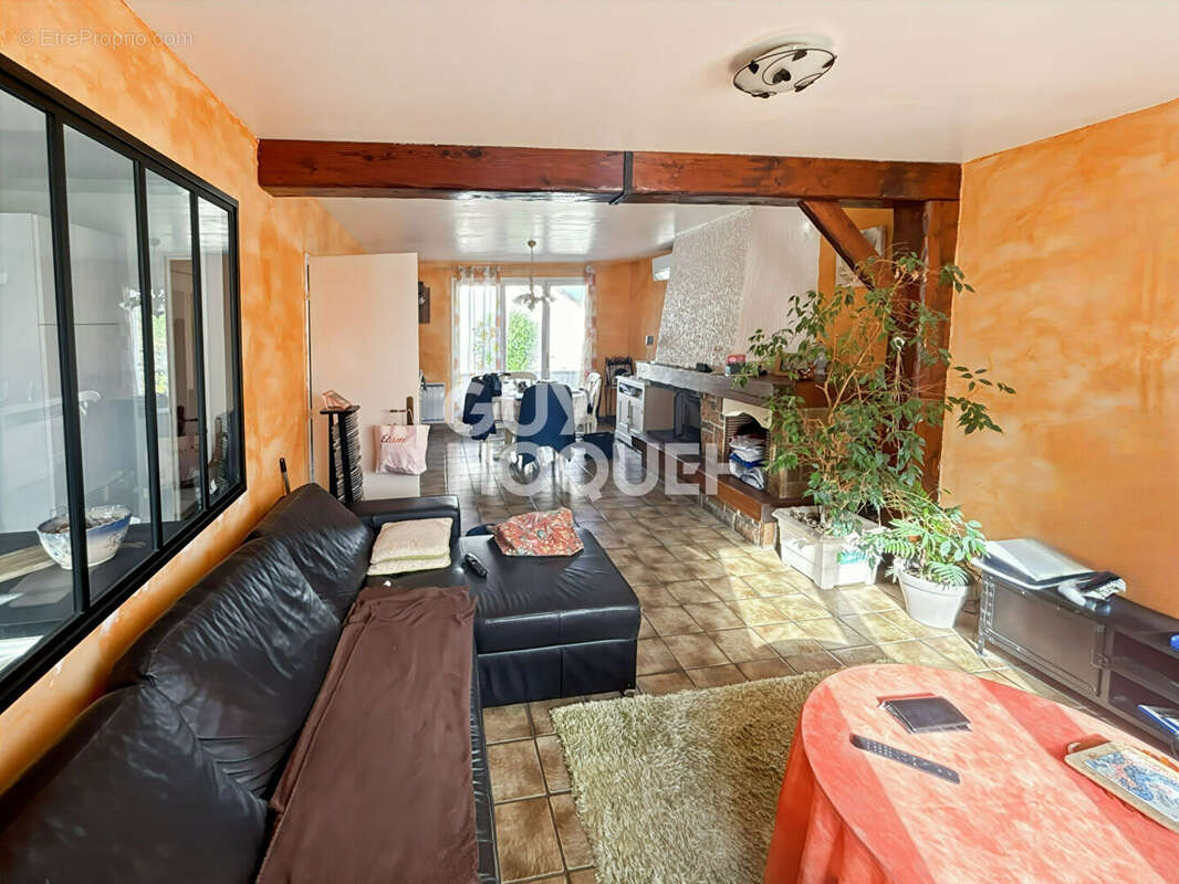 Maison à FONTENAY-TRESIGNY