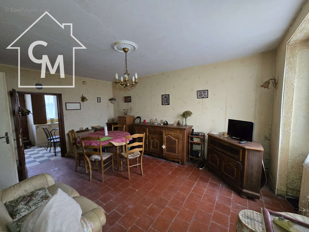 Maison avec cour et jardin - photo 2