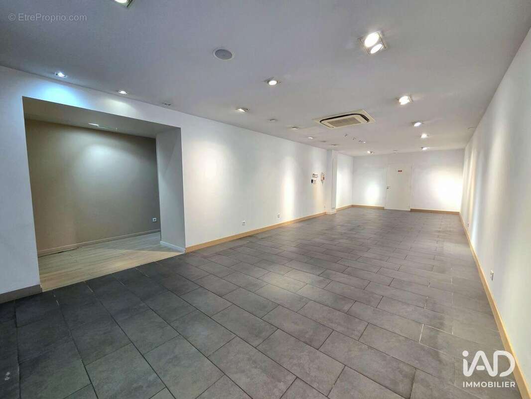 Photo 6 - Commerce à BAGNOLS-SUR-CEZE