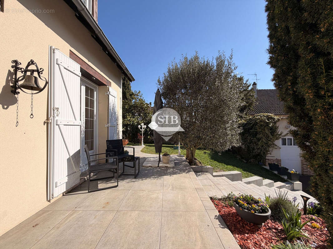 Maison à LA VILLE-DU-BOIS