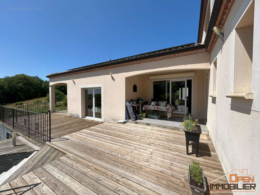 Maison 206 m² à Simeyrols  - photo 333