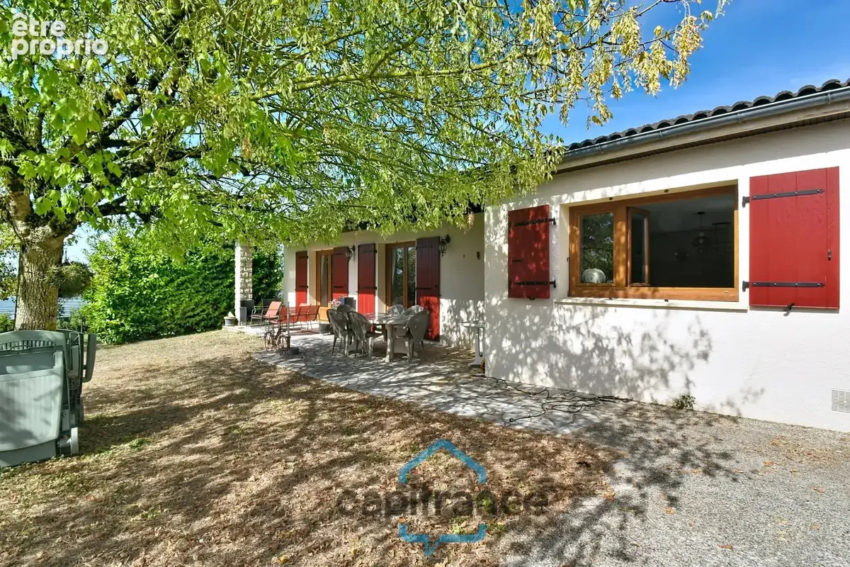 Maison à SAINT-JEAN-D'ANGELY