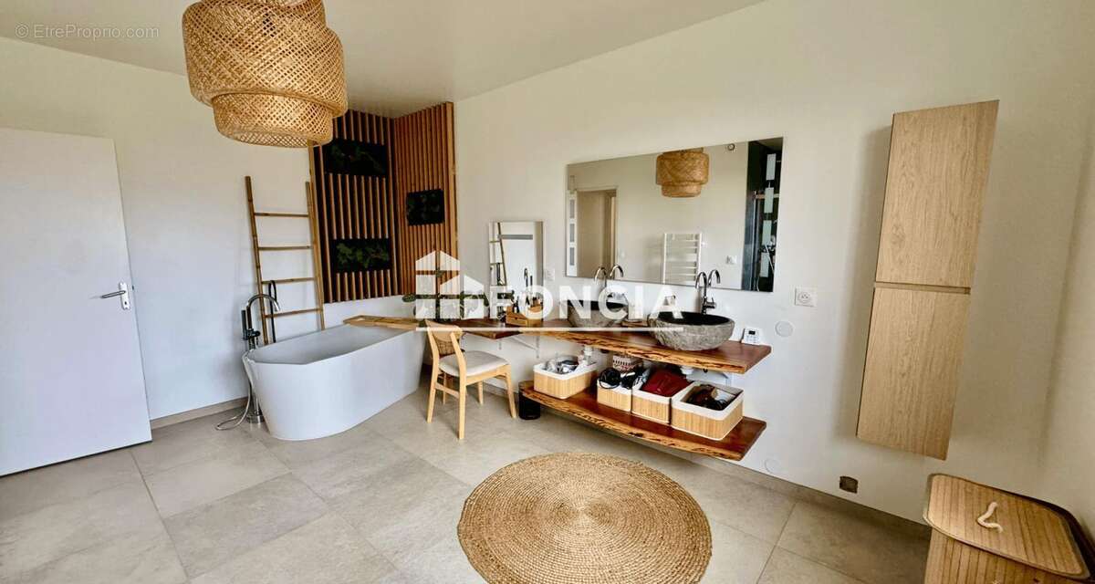 Maison à CHARLY-ORADOUR