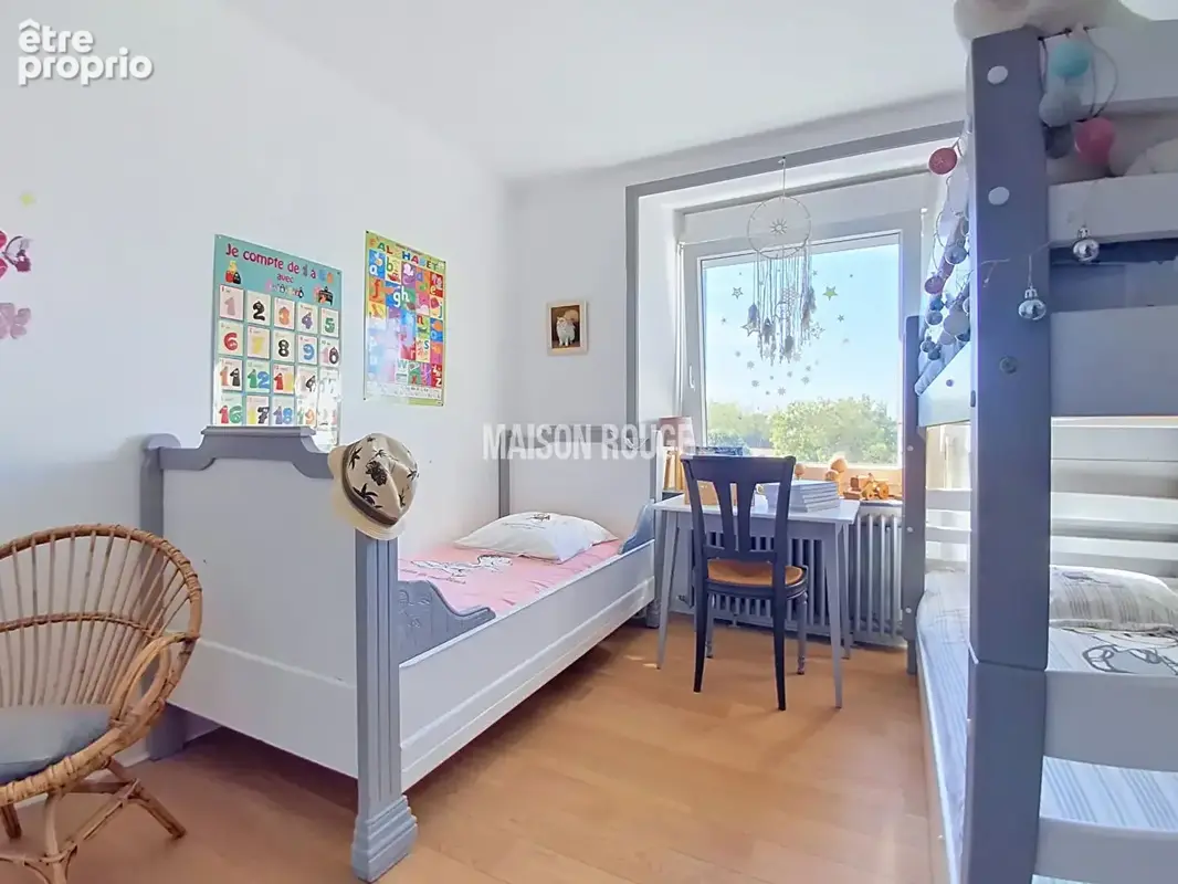 Élégante maison familiale rénovée, cinq chambres, jardin paysager - Coup de coeur assuré - LANGUEUX - photo 14