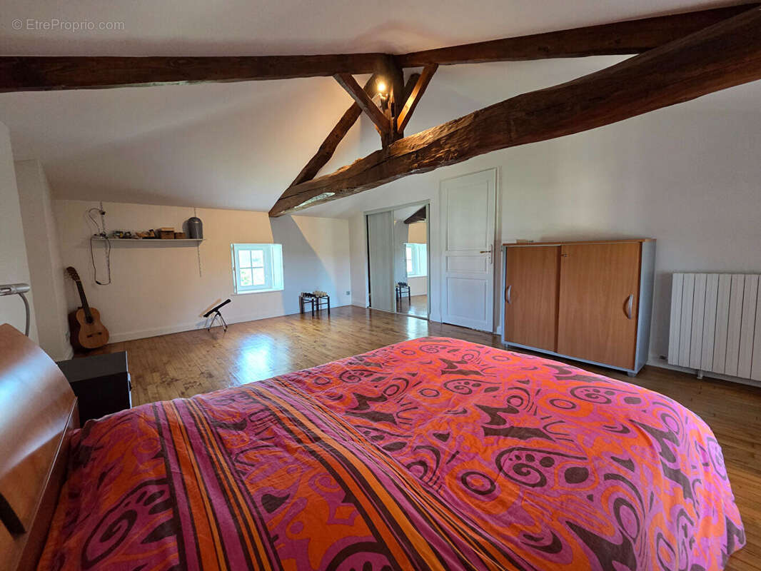 Maison à FLEAC