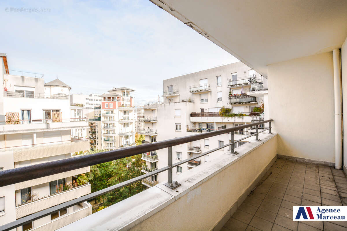 Appartement à COURBEVOIE