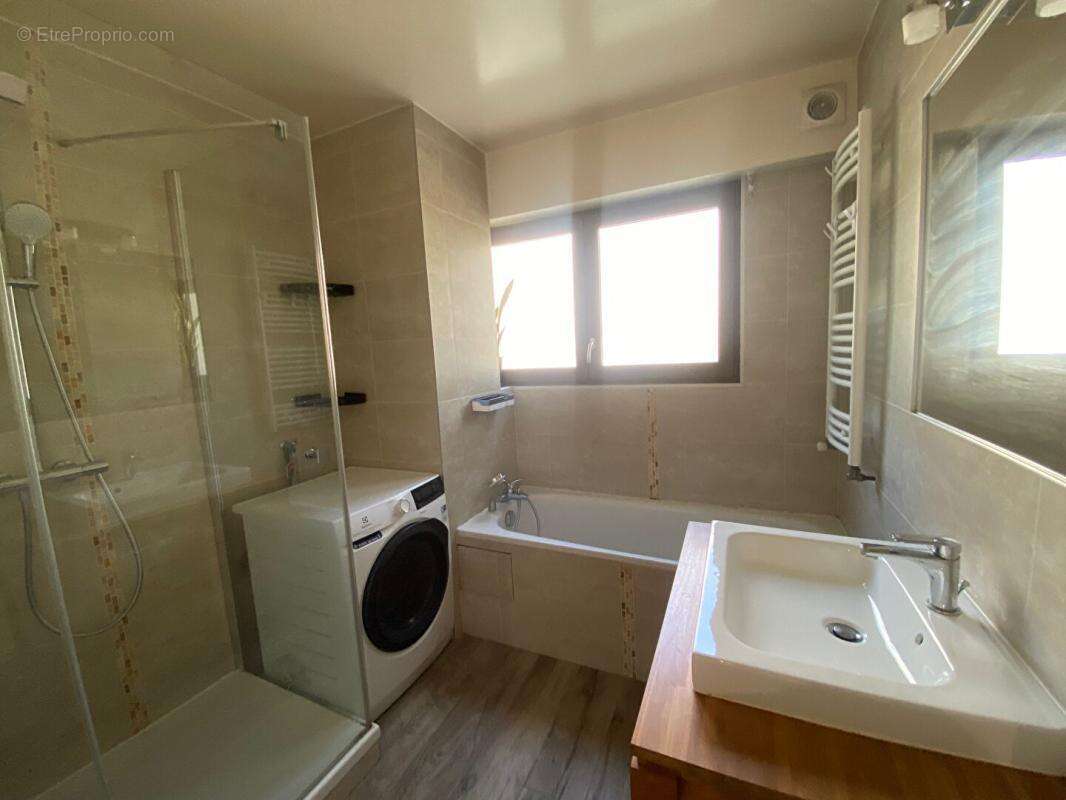 Appartement à VILLE-D'AVRAY