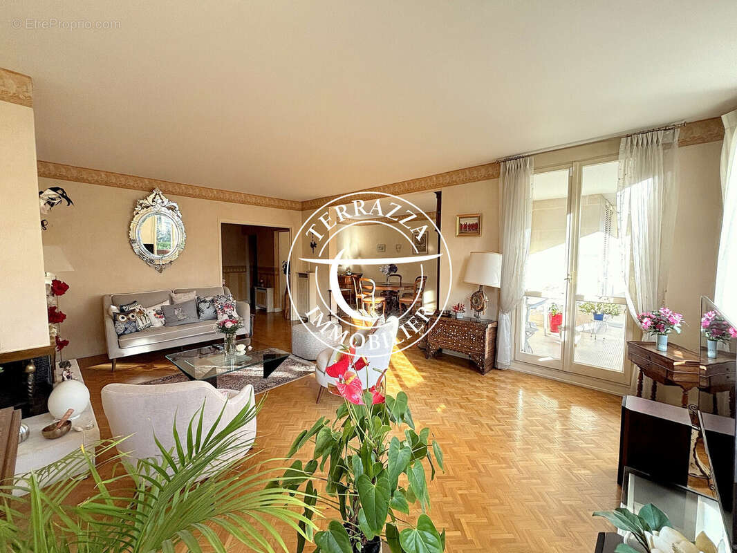 Appartement à LOUVECIENNES