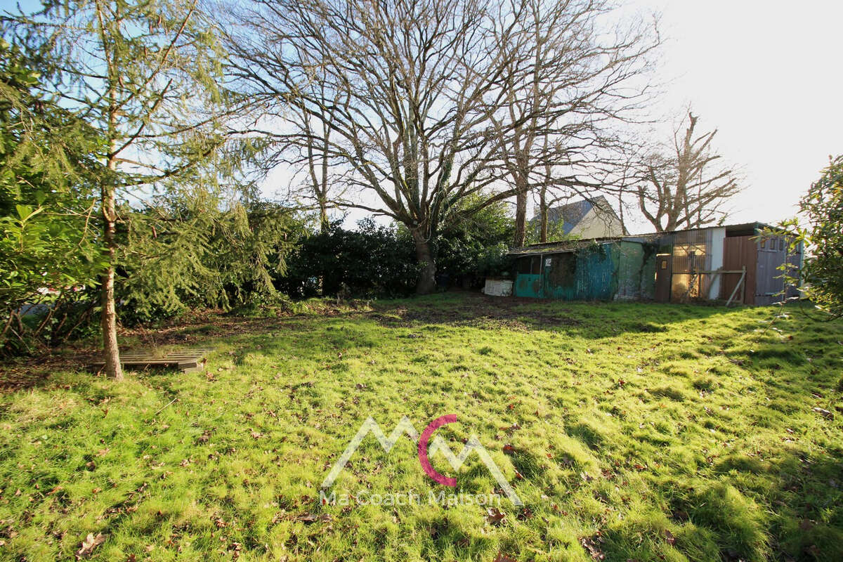 Terrain à LA CHAPELLE-DES-MARAIS