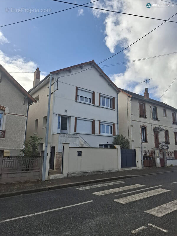 Maison à MONTLUCON