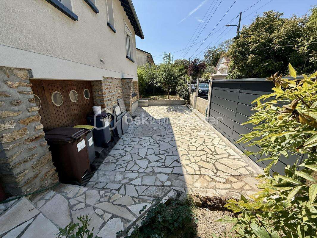 Maison à SOISY-SUR-SEINE