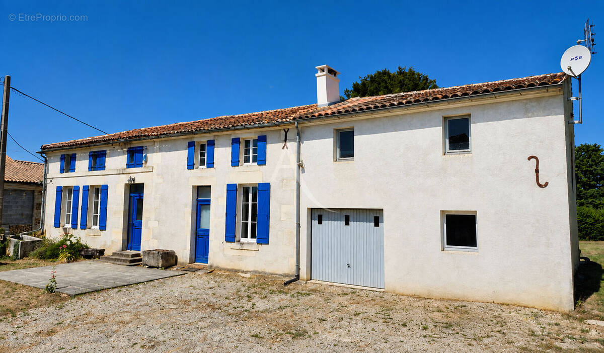 Maison à BURIE