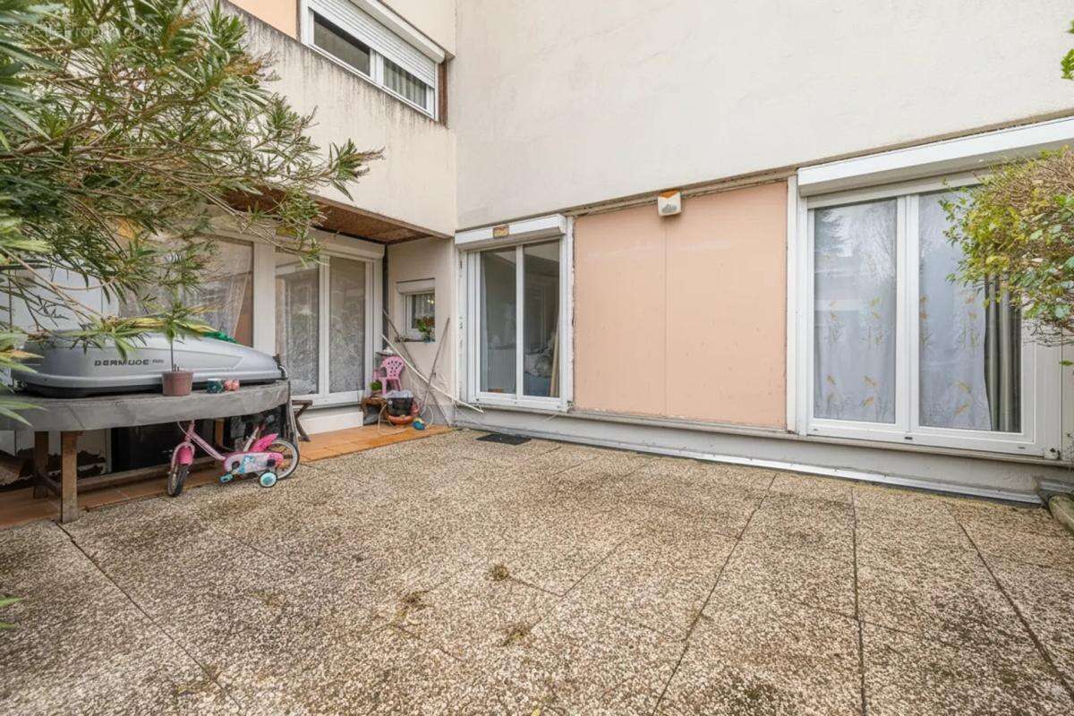Appartement à SAVIGNY-LE-TEMPLE