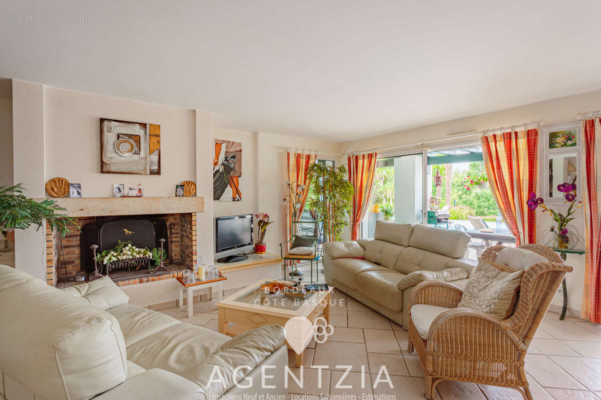 Villa de standing 5 chambres piscine golf de bassussarry - photo 2